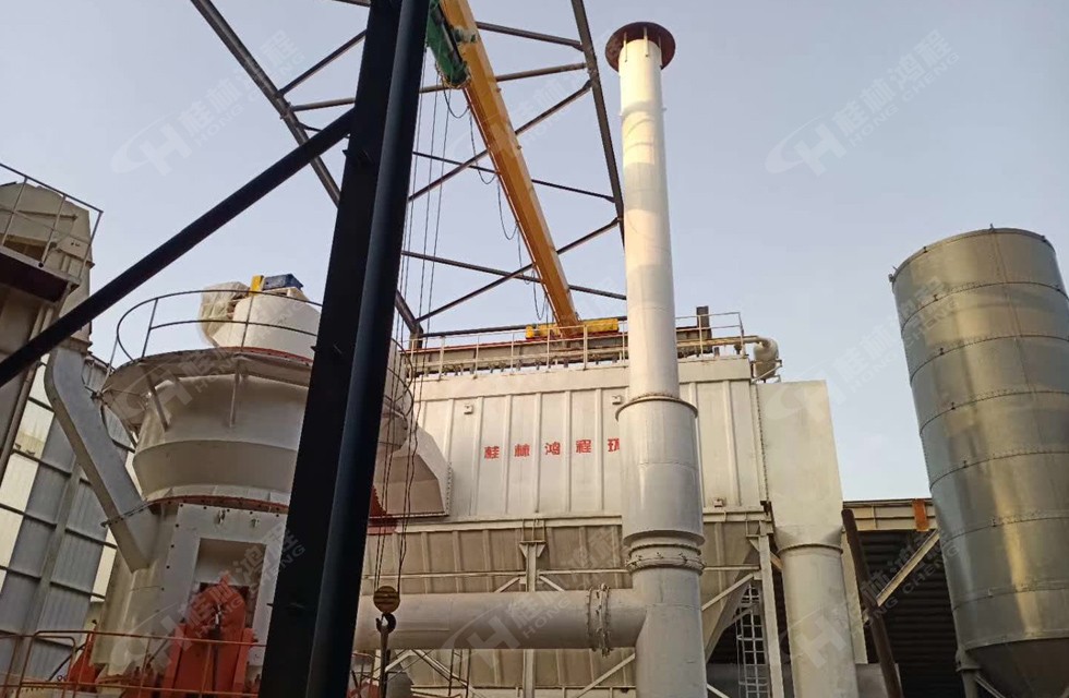 HLM1700鋁釩土立式磨粉機山西呂梁安裝即將完成 HLM1700鋁釩土立式磨粉機山西呂梁安裝即將完成