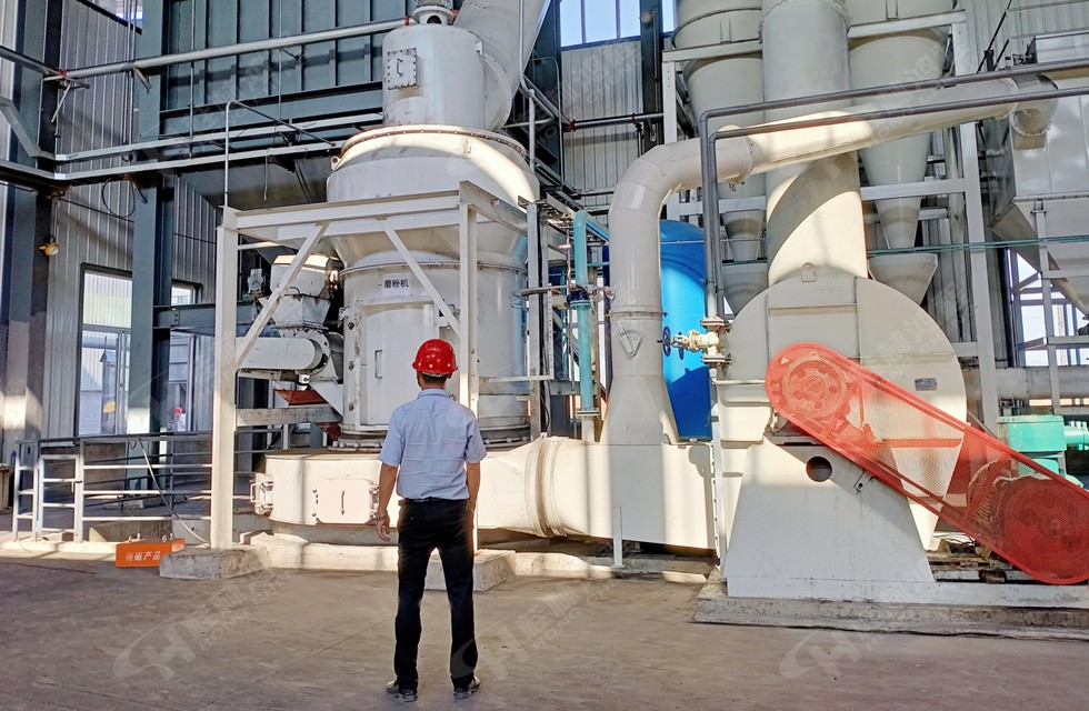 山東HC1700擺式磨粉機加工瀝青煤粉200目D90時產8噸 山東HC1700擺式磨粉機加工瀝青煤粉200目D90時產8噸
