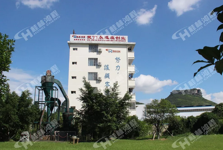 時產15噸立式輥磨機雷蒙機多少錢？請到鴻程立式輥磨機雷蒙機生產基地直接面談